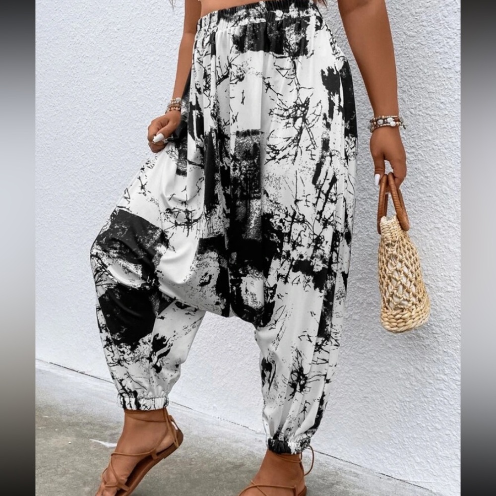 SHEIN Womens Parachute Pants Harem Pants Black and White Size 3XL Baggy Pants